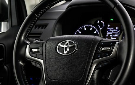 Toyota Land Cruiser Prado 150 рестайлинг 2, 2023 год, 6 199 000 рублей, 13 фотография