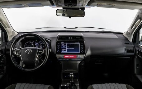 Toyota Land Cruiser Prado 150 рестайлинг 2, 2023 год, 6 199 000 рублей, 11 фотография