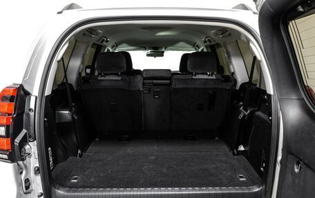 Toyota Land Cruiser Prado 150 рестайлинг 2, 2023 год, 6 199 000 рублей, 31 фотография