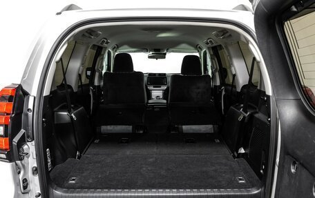 Toyota Land Cruiser Prado 150 рестайлинг 2, 2023 год, 6 199 000 рублей, 32 фотография