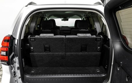 Toyota Land Cruiser Prado 150 рестайлинг 2, 2023 год, 6 199 000 рублей, 30 фотография