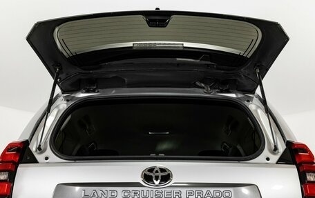 Toyota Land Cruiser Prado 150 рестайлинг 2, 2023 год, 6 199 000 рублей, 29 фотография