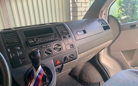 Volkswagen Transporter T5 рестайлинг, 2009 год, 1 050 000 рублей, 9 фотография