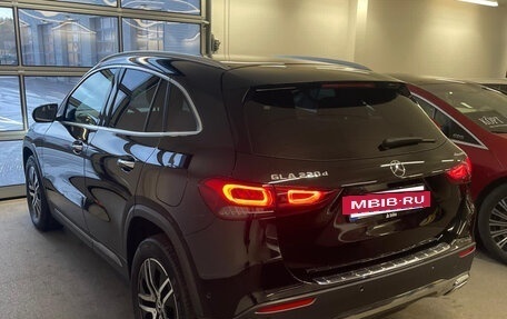 Mercedes-Benz GLA, 2021 год, 4 000 000 рублей, 3 фотография