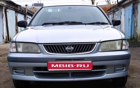 Nissan Sunny B15, 2000 год, 260 000 рублей, 2 фотография