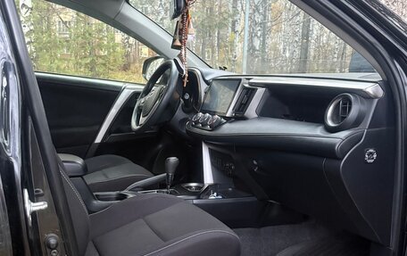 Toyota RAV4, 2016 год, 2 300 000 рублей, 24 фотография