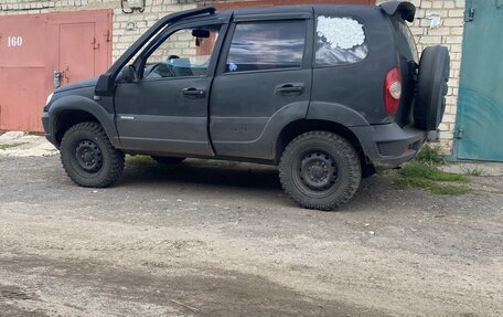 Chevrolet Niva I рестайлинг, 2003 год, 365 000 рублей, 5 фотография