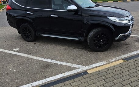 Mitsubishi Pajero Sport III рестайлинг, 2019 год, 2 700 000 рублей, 4 фотография