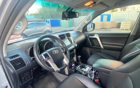 Toyota Land Cruiser Prado 150 рестайлинг 2, 2013 год, 3 200 000 рублей, 5 фотография