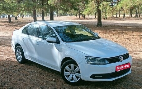 Volkswagen Jetta VI, 2012 год, 835 000 рублей, 1 фотография