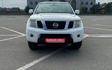 Nissan Navara (Frontier), 2011 год, 1 280 000 рублей, 2 фотография