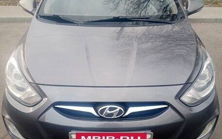 Hyundai Solaris II рестайлинг, 2012 год, 850 000 рублей, 4 фотография
