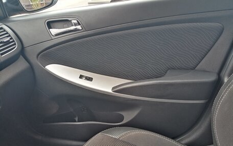 Hyundai Solaris II рестайлинг, 2012 год, 850 000 рублей, 16 фотография