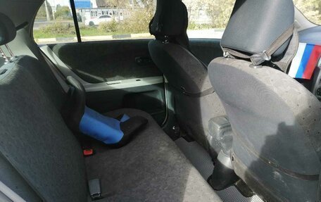 Toyota Vitz, 2010 год, 600 000 рублей, 11 фотография