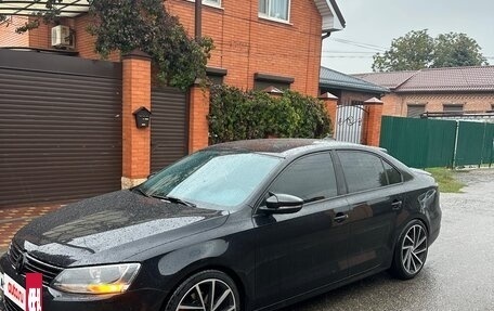 Volkswagen Jetta VI, 2011 год, 1 200 000 рублей, 2 фотография