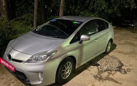 Toyota Prius, 2012 год, 900 000 рублей, 3 фотография