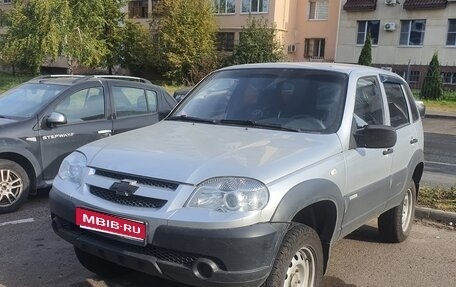 Chevrolet Niva I рестайлинг, 2011 год, 320 000 рублей, 1 фотография