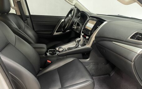 Mitsubishi Montero Sport, 2023 год, 4 840 000 рублей, 21 фотография