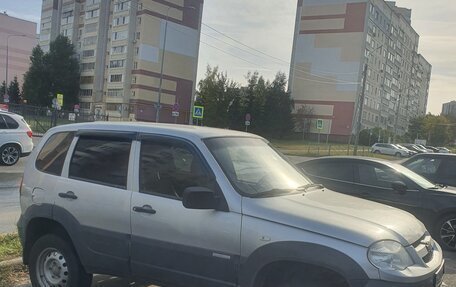 Chevrolet Niva I рестайлинг, 2011 год, 320 000 рублей, 4 фотография