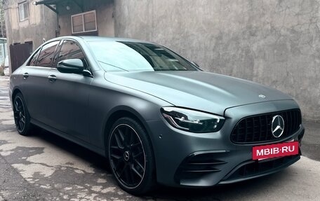 Mercedes-Benz E-Класс, 2021 год, 4 500 000 рублей, 2 фотография