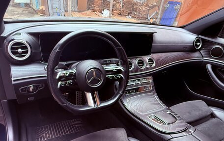 Mercedes-Benz E-Класс, 2021 год, 4 500 000 рублей, 11 фотография