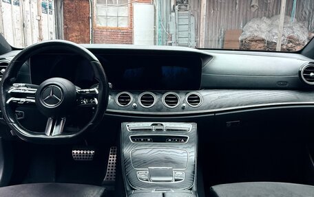 Mercedes-Benz E-Класс, 2021 год, 4 500 000 рублей, 12 фотография