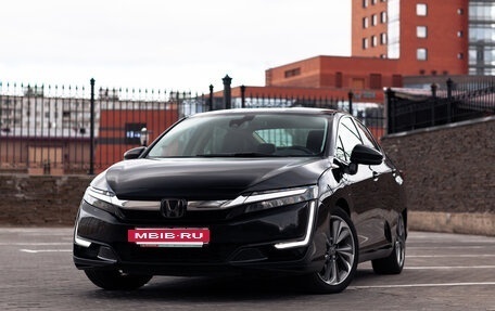Honda Clarity, 2018 год, 3 200 000 рублей, 2 фотография