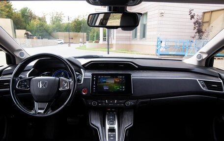 Honda Clarity, 2018 год, 3 200 000 рублей, 15 фотография