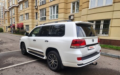 Toyota Land Cruiser 200, 2017 год, 4 990 000 рублей, 7 фотография