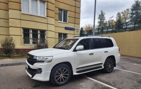 Toyota Land Cruiser 200, 2017 год, 4 990 000 рублей, 5 фотография