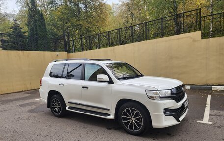 Toyota Land Cruiser 200, 2017 год, 4 990 000 рублей, 15 фотография