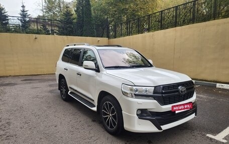 Toyota Land Cruiser 200, 2017 год, 4 990 000 рублей, 2 фотография
