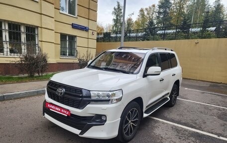 Toyota Land Cruiser 200, 2017 год, 4 990 000 рублей, 4 фотография
