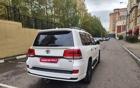 Toyota Land Cruiser 200, 2017 год, 4 990 000 рублей, 11 фотография