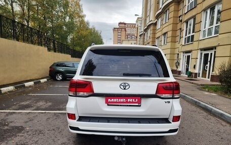 Toyota Land Cruiser 200, 2017 год, 4 990 000 рублей, 8 фотография