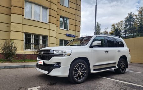Toyota Land Cruiser 200, 2017 год, 4 990 000 рублей, 17 фотография