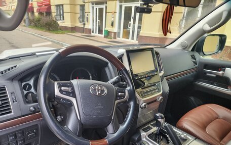 Toyota Land Cruiser 200, 2017 год, 4 990 000 рублей, 23 фотография
