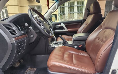 Toyota Land Cruiser 200, 2017 год, 4 990 000 рублей, 22 фотография