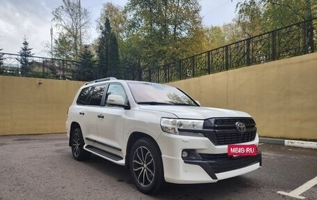 Toyota Land Cruiser 200, 2017 год, 4 990 000 рублей, 16 фотография