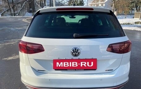 Volkswagen Passat B8 рестайлинг, 2020 год, 3 050 000 рублей, 5 фотография