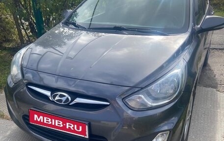 Hyundai Solaris II рестайлинг, 2012 год, 850 000 рублей, 1 фотография