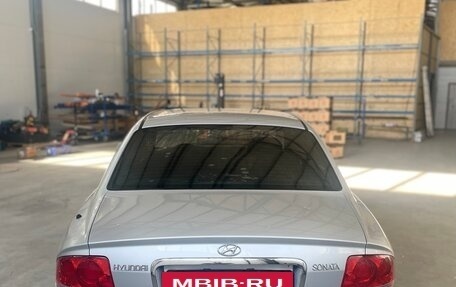 Hyundai Sonata IV рестайлинг, 2005 год, 300 000 рублей, 3 фотография