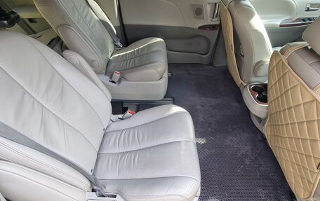 Toyota Sienna III, 2012 год, 1 900 000 рублей, 7 фотография