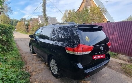 Toyota Sienna III, 2012 год, 1 900 000 рублей, 6 фотография