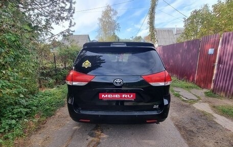 Toyota Sienna III, 2012 год, 1 900 000 рублей, 4 фотография