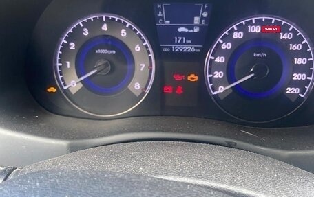 Hyundai Solaris II рестайлинг, 2012 год, 850 000 рублей, 2 фотография
