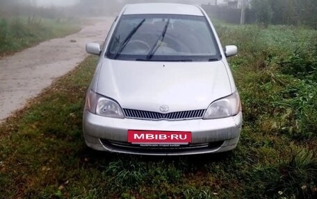 Toyota Platz, 2001 год, 350 000 рублей, 3 фотография