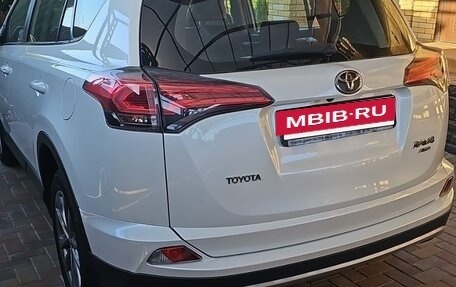 Toyota RAV4, 2019 год, 3 250 000 рублей, 2 фотография