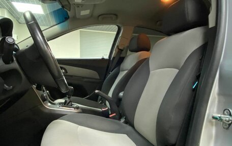 Chevrolet Cruze II, 2011 год, 768 000 рублей, 10 фотография