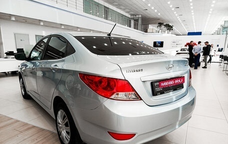 Hyundai Solaris II рестайлинг, 2011 год, 600 000 рублей, 11 фотография